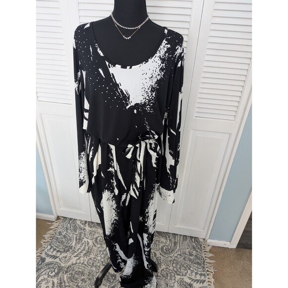 Vivica A. Fox Jumpsuit Women 1X Black Wht Bell-Slv Abstract Splatter Art To Wear - Picture 1 of 13